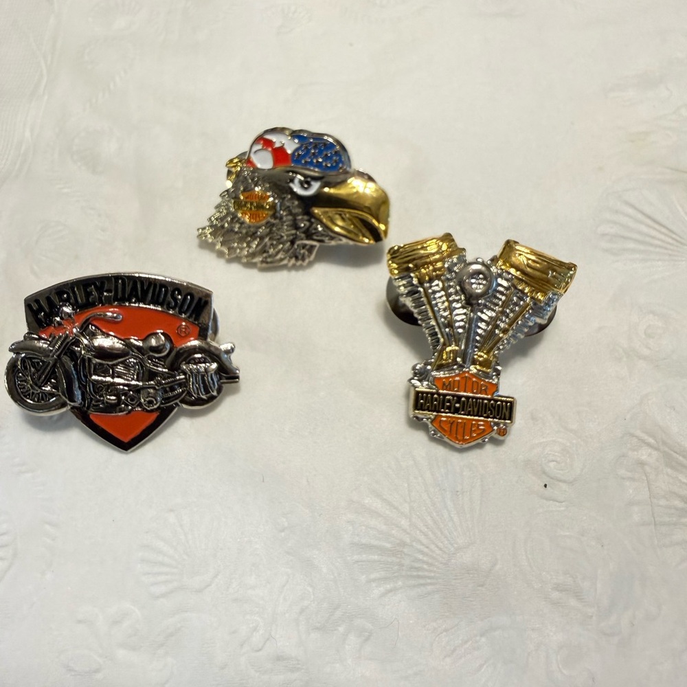Set of three (3) Harley Davidson pins - New